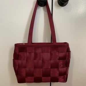 Harvey’s Seatbelt Bag